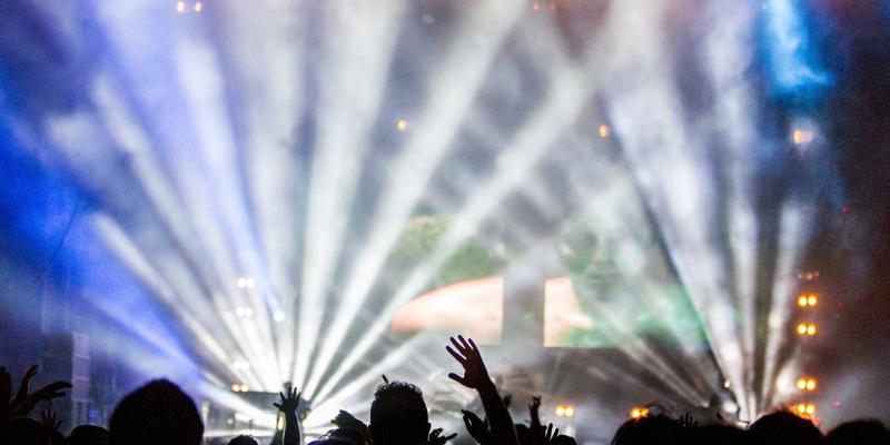 深圳通赋能城中村微循环巴士：智能安防与智能家居如何解决最后一公里难题